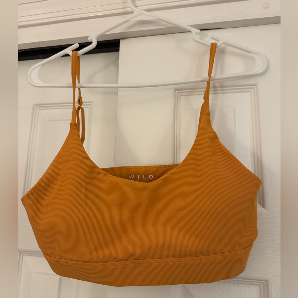 Wilo size L sports bra